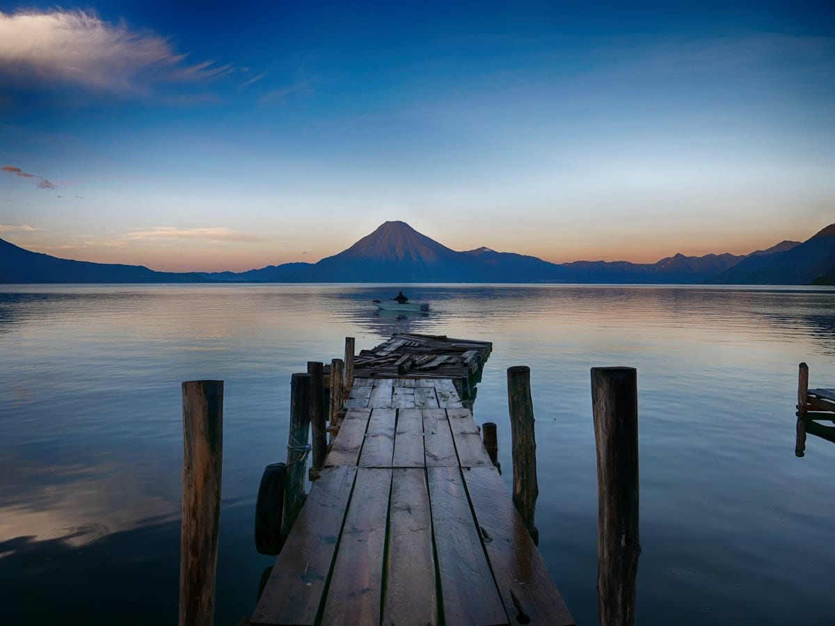 Lac Atitlán cerné de volcans au Guatemala — Voyage au Guatemala avec CTA Voyages